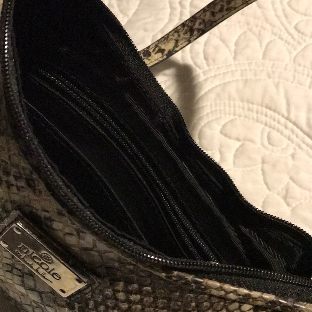 Purse - Picture 3 of 4